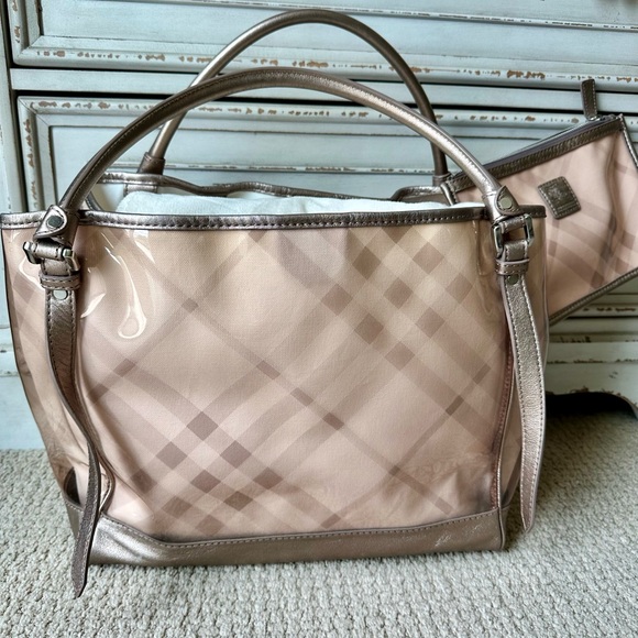 Unique Burberry tote bag with matching zippered pouch that snaps in. Pink plaid. - Picture 9 of 9